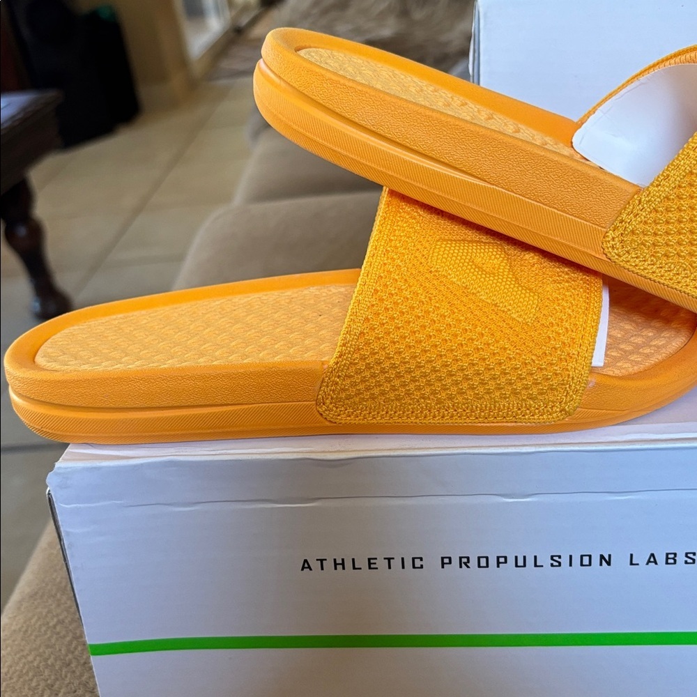 APL Big Logo TechLoom Slides Mango Orange Knit Sport Sandals NIB Size 7 - Picture 5 of 8